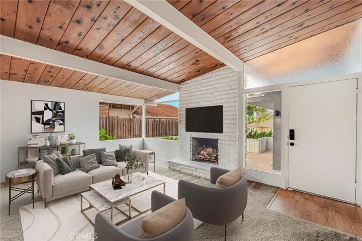 117 W Avenida De Los Lobos Marinos, San Clemente, California 92672