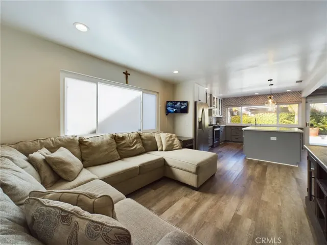 4201 Via Verde, Cypress, California 90630