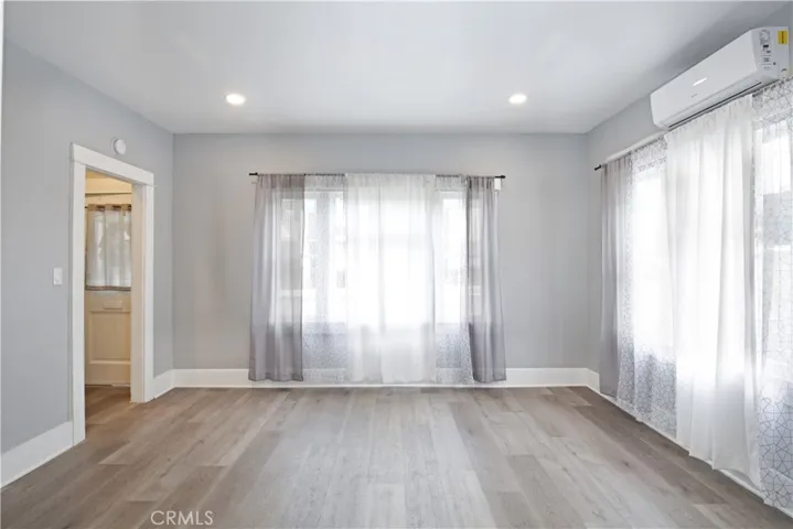 Main house Living room * Natural light 
