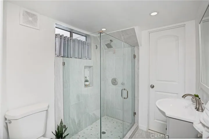 Main House down stairs Bathroom #1
