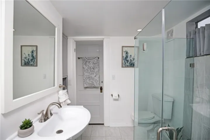 Main House down stairs Bathroom #1