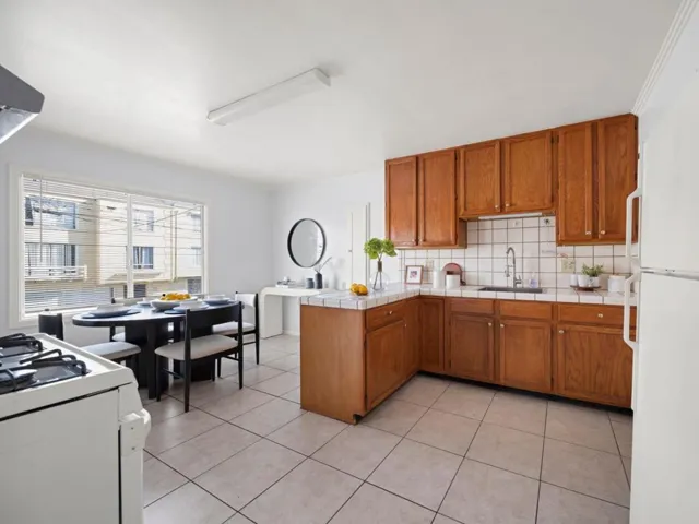 2405 41st Avenue, San Francisco, California 94116