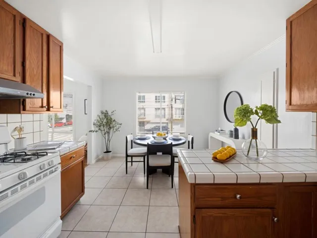 2405 41st Avenue, San Francisco, California 94116
