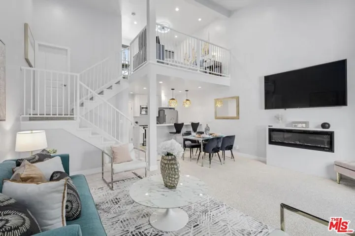 High Ceilings!