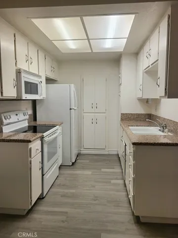 20702 El Toro Road 62, Lake Forest, California 92630