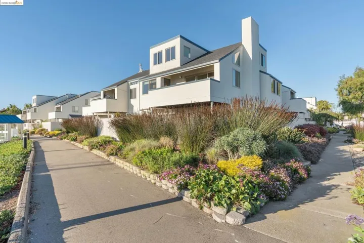 460 Cola Ballena D, Alameda, California 94501