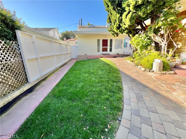 212 Cypress Drive, Laguna Beach, California 92651