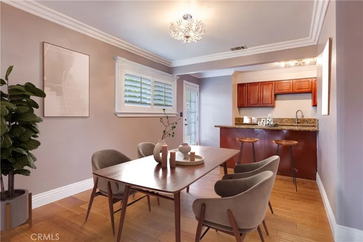 Dining room/ Virtual stage