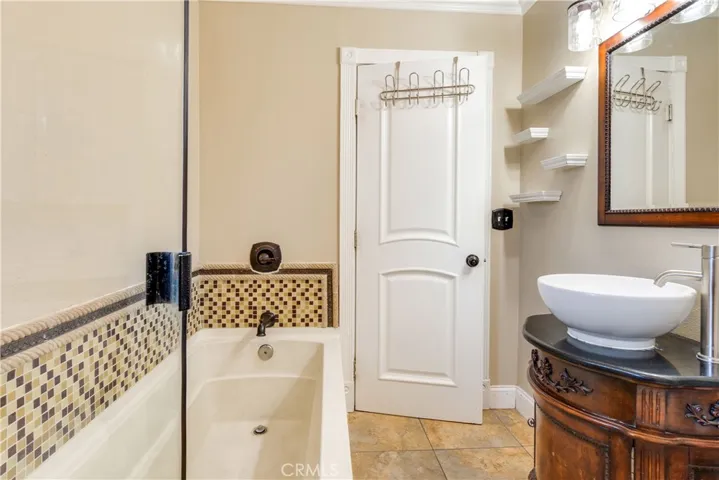 Main bathroom