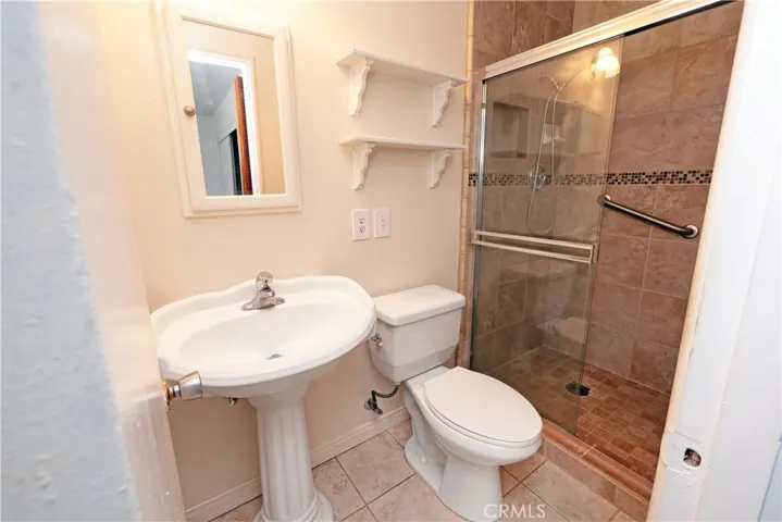 427 East Nubia, Covina, California 91722