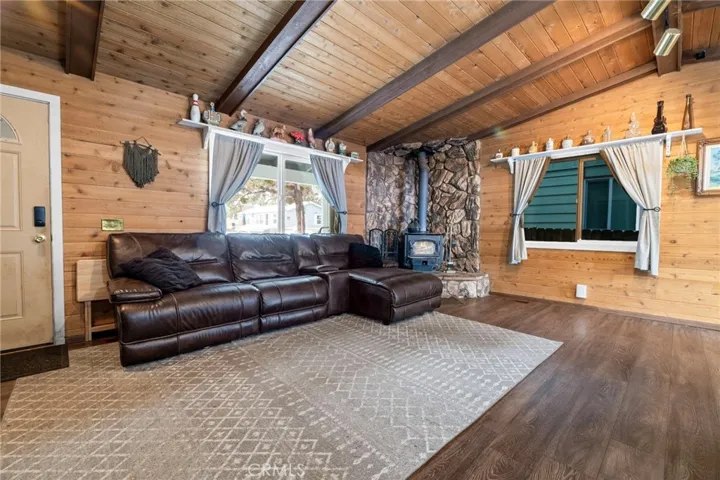 657 Los Angeles Avenue, Sugarloaf, California 92386