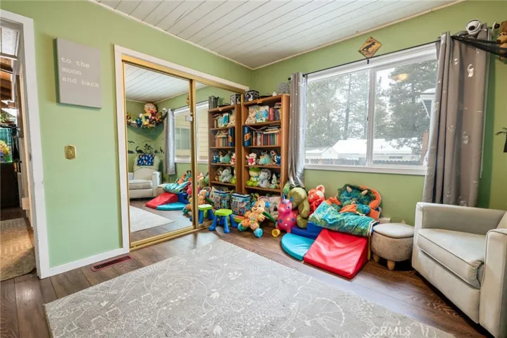 657 Los Angeles Avenue, Sugarloaf, California 92386