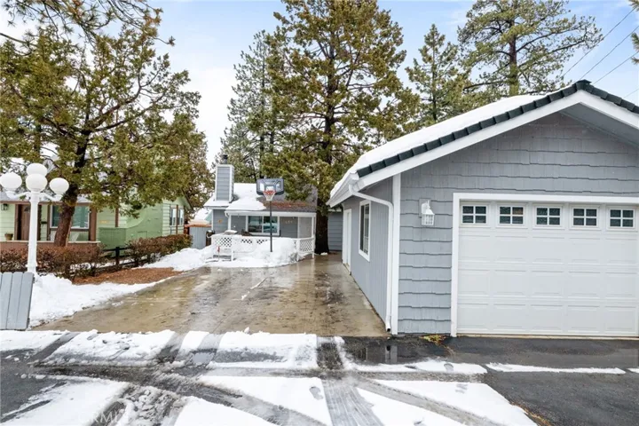 657 Los Angeles Avenue, Sugarloaf, California 92386