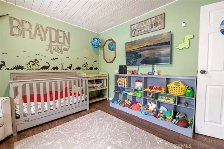 657 Los Angeles Avenue, Sugarloaf, California 92386