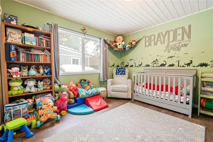 657 Los Angeles Avenue, Sugarloaf, California 92386