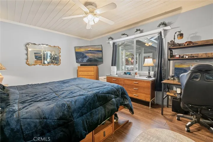 657 Los Angeles Avenue, Sugarloaf, California 92386