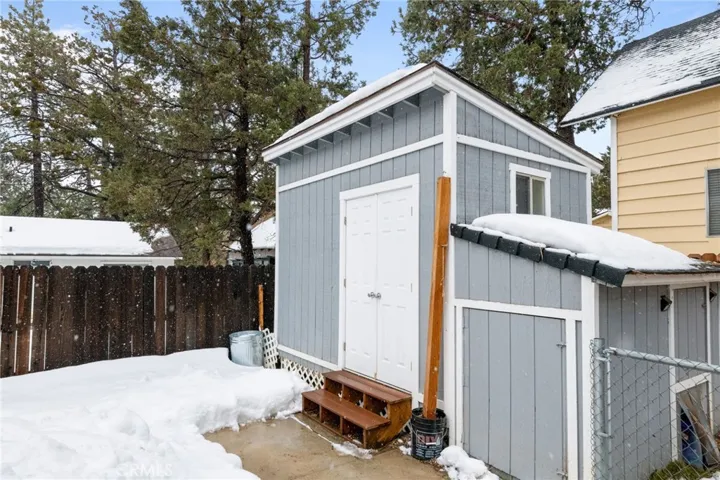 657 Los Angeles Avenue, Sugarloaf, California 92386