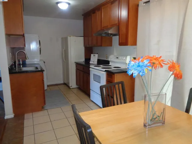 13547 Bancroft Ave 15, San Leandro, California 94578