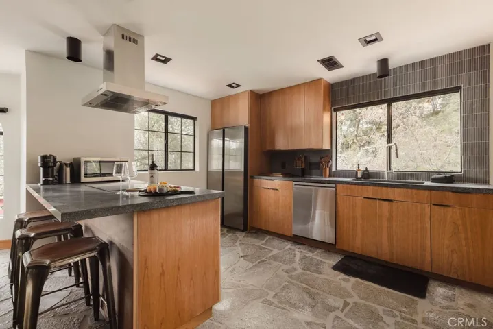 Breakfast bar