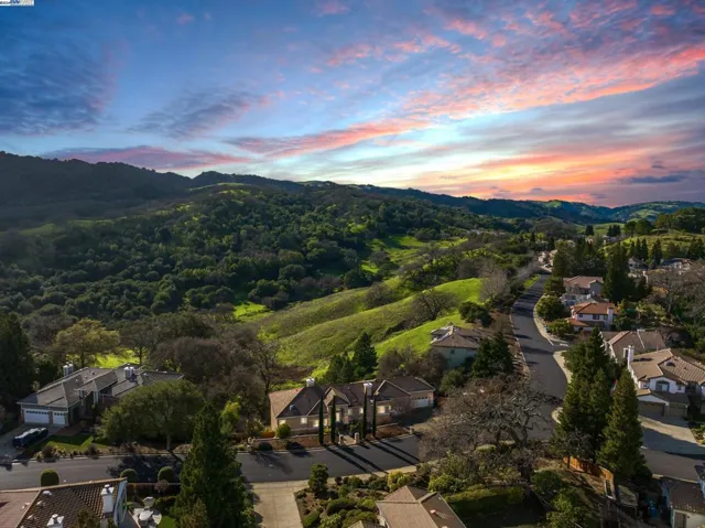 1071 Sunrise Ridge Dr, Lafayette, California 94549