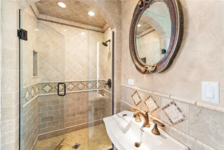 1280 Morningside Drive, Laguna Beach, California 92651
