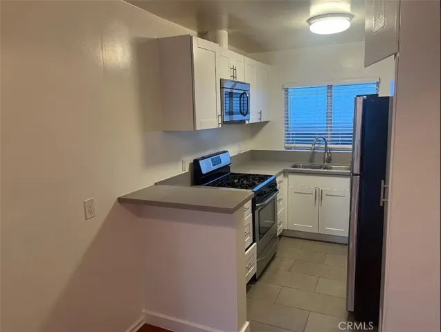 17020 W Sunset Boulevard 5, Pacific Palisades, California 90272