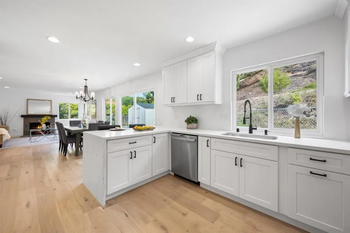 2037 Bulrush Lane, Cardiff By The Sea, California 92007