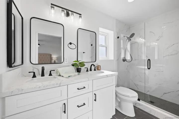 Master Bathroom Beautiful, neutral colors - make you feel like a 5-star resort