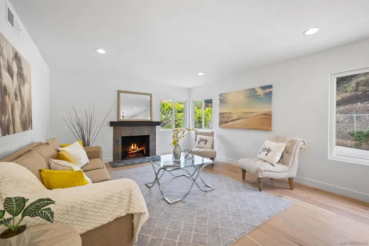 2037 Bulrush Lane, Cardiff By The Sea, California 92007