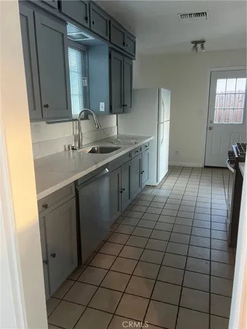 37853 11th Street E, Palmdale, California 93550