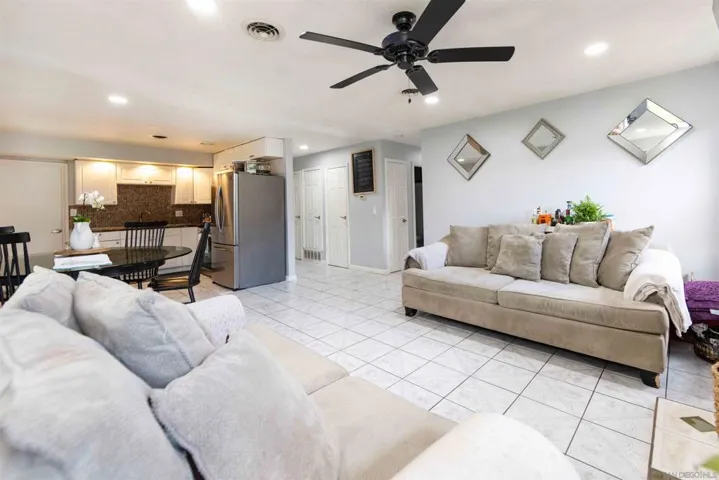 8171 Orangewood Ave, Stanton, California 90680