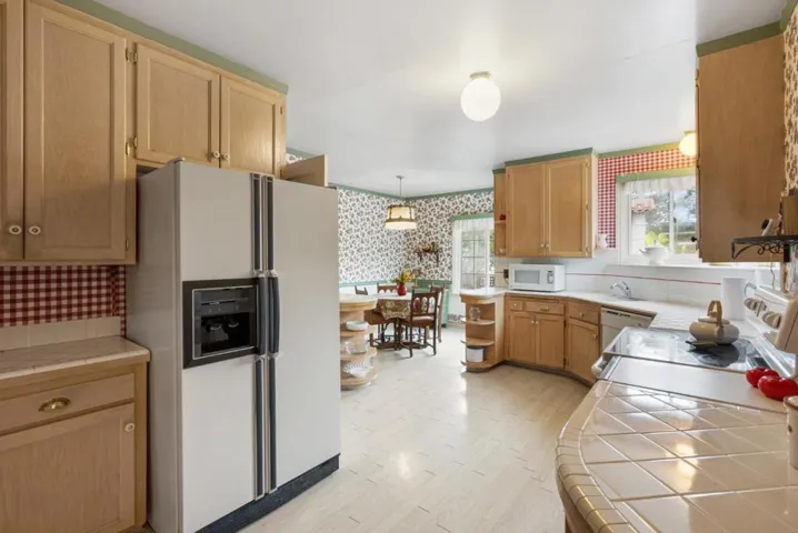 425 Fairfax Avenue, San Mateo, California 94402