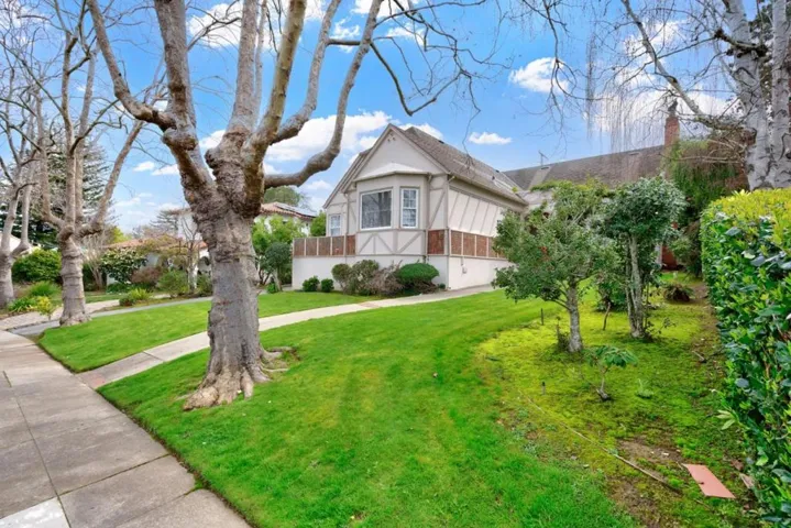 425 Fairfax Avenue, San Mateo, California 94402