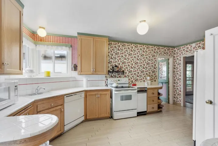425 Fairfax Avenue, San Mateo, California 94402
