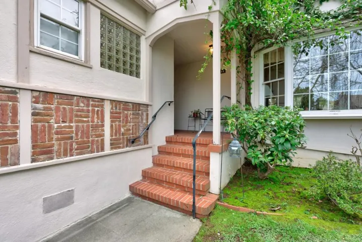 425 Fairfax Avenue, San Mateo, California 94402