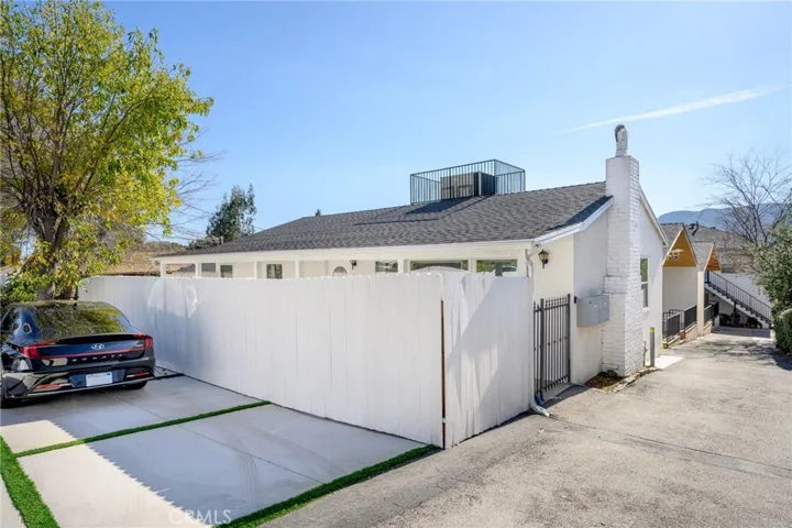 2926 Fairmount Avenue, La Crescenta, California 91214