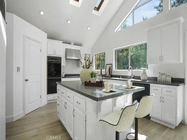 Island Counter with Extra Sitting Area