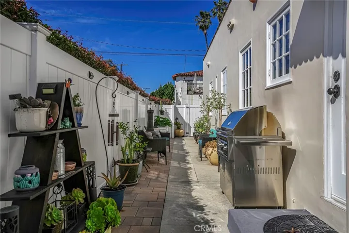 141 Saint Joseph Avenue, Long Beach, California 90803