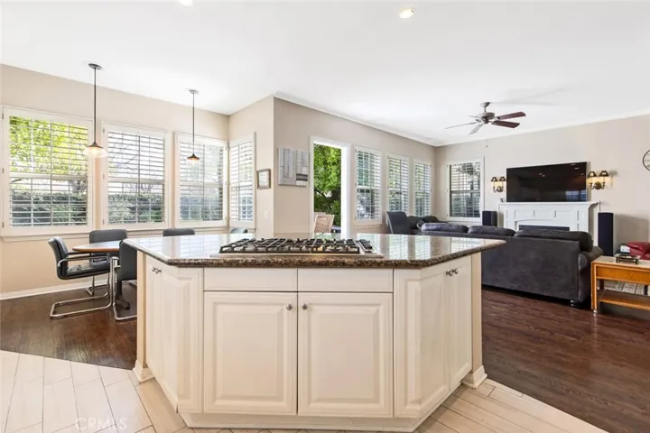27006 Pierpont Court, Valencia, California 91355