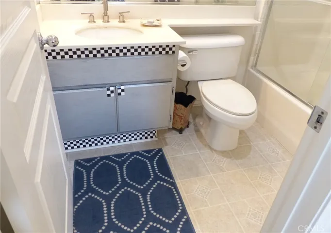 2nd bedroom, private bath
