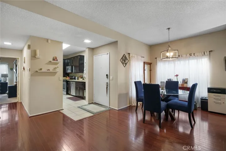 2534 Macarthur O, Santa Ana, California 92704
