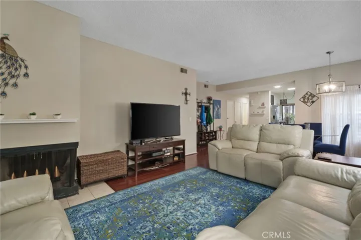 2534 Macarthur O, Santa Ana, California 92704