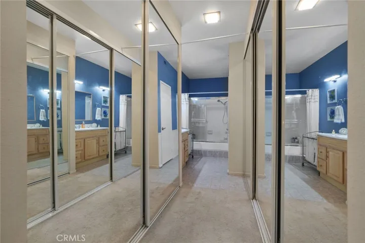 2534 Macarthur O, Santa Ana, California 92704