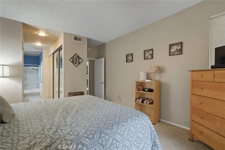 2534 Macarthur O, Santa Ana, California 92704
