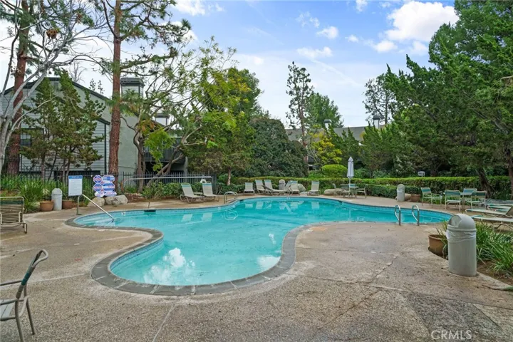 2534 Macarthur O, Santa Ana, California 92704