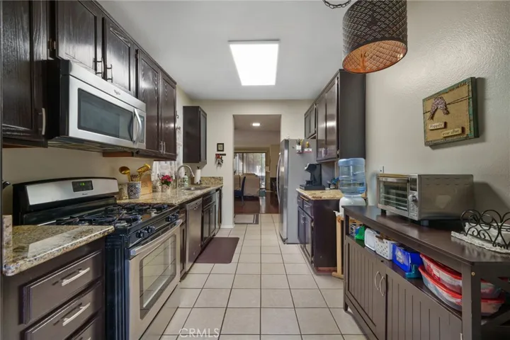 2534 Macarthur O, Santa Ana, California 92704