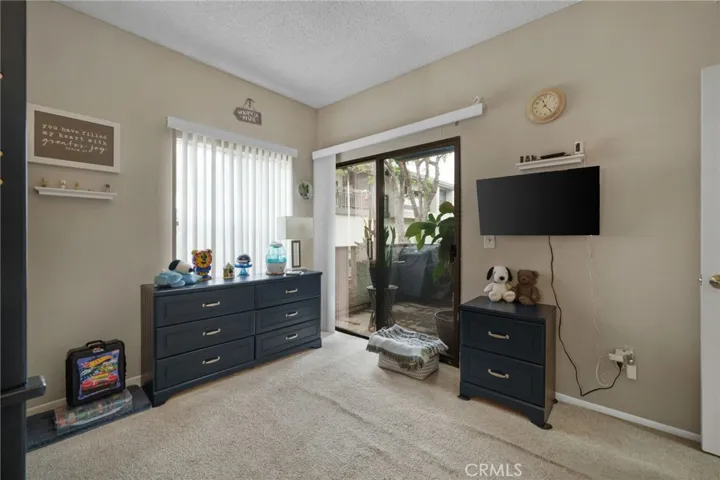 2534 Macarthur O, Santa Ana, California 92704