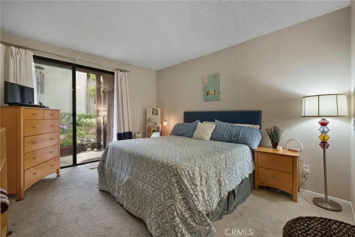 2534 Macarthur O, Santa Ana, California 92704