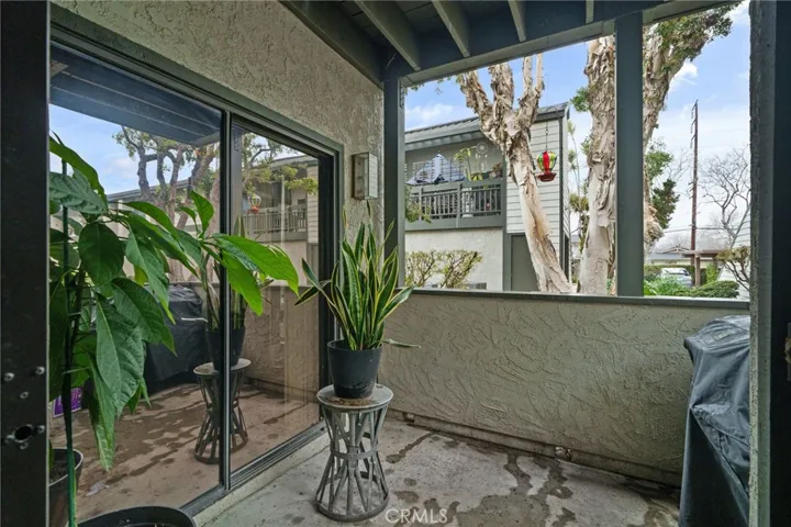 2534 Macarthur O, Santa Ana, California 92704