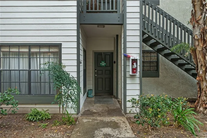 2534 Macarthur O, Santa Ana, California 92704